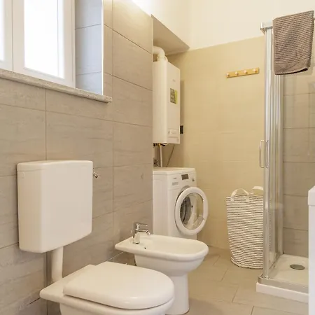 Διαμέρισμα Casa Karina Moderno Bilocale Nel Centro Storico Di Πινερόλο