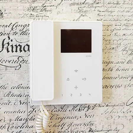 Casa Karina Moderno Bilocale Nel Centro Storico Di * Pinerolo